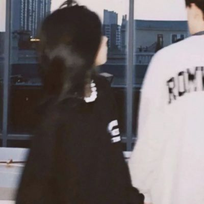 看起来超浪漫甜蜜的qq情头 明显唯美氛围感真人情侣头像图片