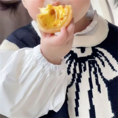 萌化人心的小孩子微信情头 一男一女超可爱萌娃情侣头像图片