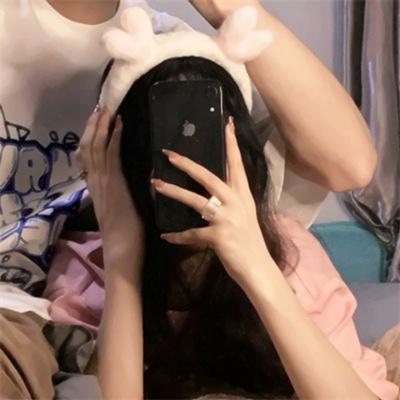 一左一右比心的情侣头像一男一女 情侣比心手势情侣头像图片大全