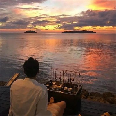一左一右比心的情侣头像一男一女 情侣比心手势情侣头像图片大全