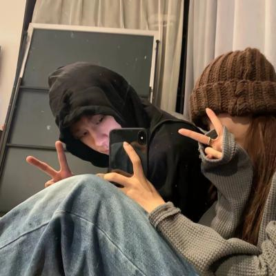 超好看的青春气息情侣头像图片 真人年轻情侣可用的时尚耐看情头