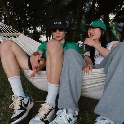 超好看的青春气息情侣头像图片 真人年轻情侣可用的时尚耐看情头