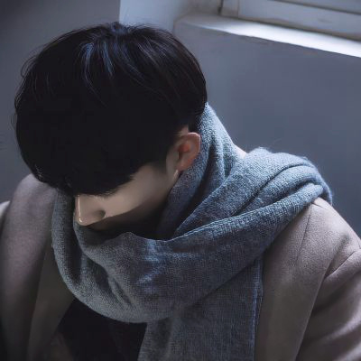 真人好看的唯美浪漫情侣头像 深色系很有氛围感的双人情头图片