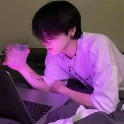 不易被察觉的情侣头像图片 真人一人一张高清好看的浪漫情头
