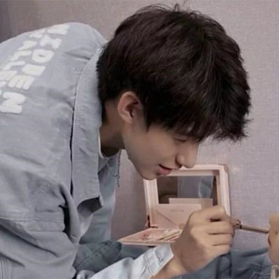 学生可用的真人好看情头 十几岁甜蜜爱情的年轻小情侣头像图片