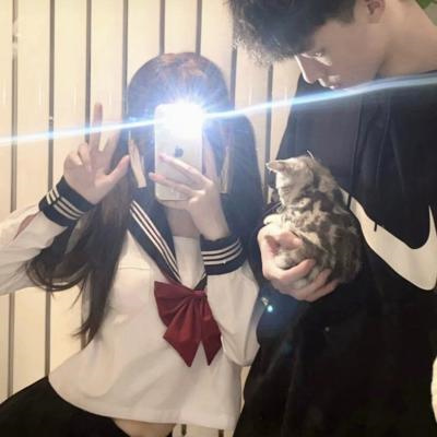 学生可用的真人好看情头 十几岁甜蜜爱情的年轻小情侣头像图片