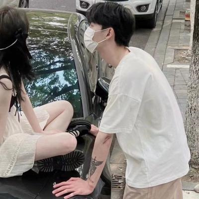 学生可用的真人好看情头 十几岁甜蜜爱情的年轻小情侣头像图片