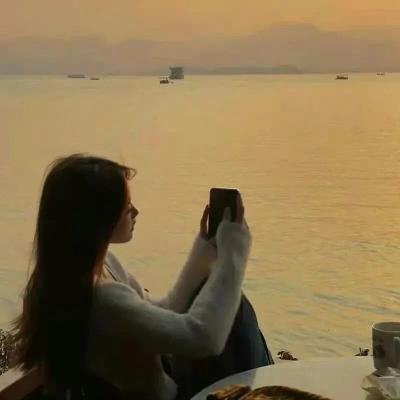 高清唯美的浪漫甜蜜微信情头 日落很有氛围感的双人情侣头像图片