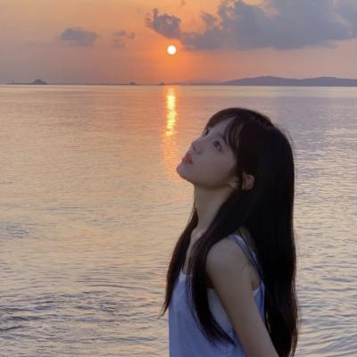 高清唯美的浪漫甜蜜微信情头 日落很有氛围感的双人情侣头像图片