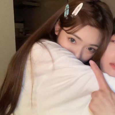 凸显女生好看的微信情头最新版 以女生为主的真人情侣头像