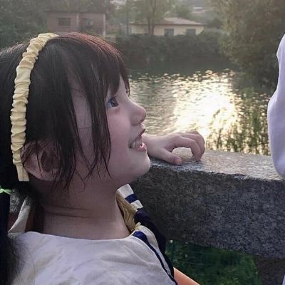 最新适合大学生用的小孩情头 一男一女分开超可爱萌娃情侣头像