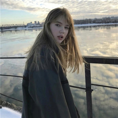 女生阳光小清新的美女头像 欧美头像气质高冷真人女生头像