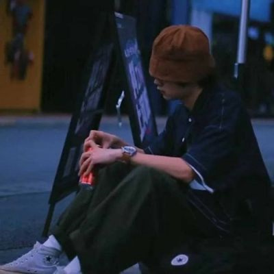 伤感氛围拉满失落感男生头像 孤独感emo的悲伤男生头像最新版
