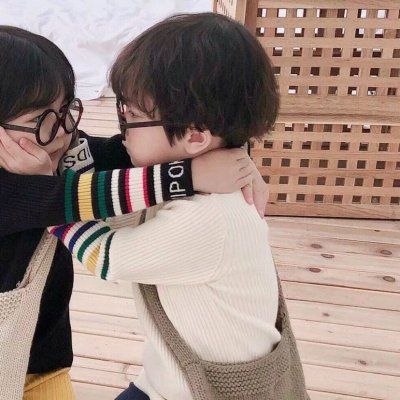 好看小孩情头双人一人一张最新版 2022可爱萌娃呆萌情侣头像