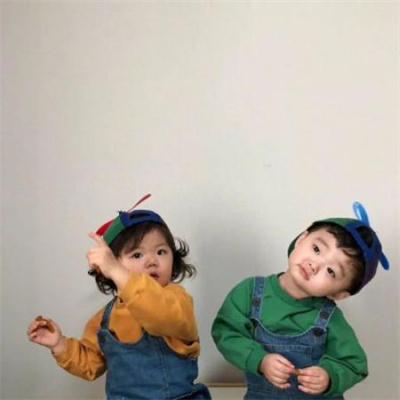 适合学生党用的不明显情侣头像 可爱搞怪的萌娃情侣头像一男一女