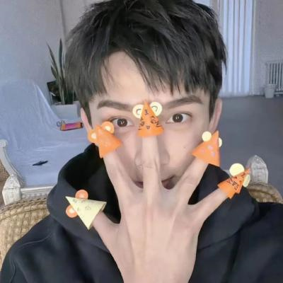 又甜又宠占有欲很强的情侣头像 超甜情侣头像动漫真人宠溺到爆