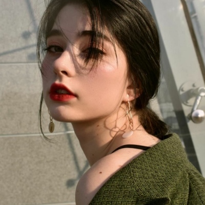 ins风质感的欧美美女头大全 最新欧美范酷拽十足的美女头像