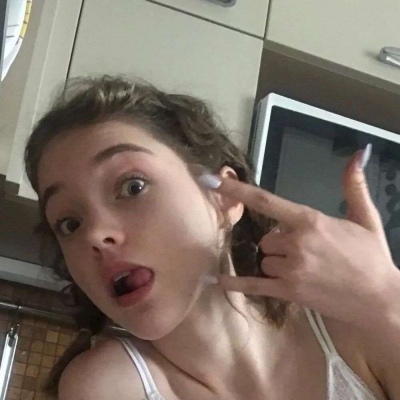 好看的清纯欧美女生头像合集 最新欧美很飒又很A的女神头像