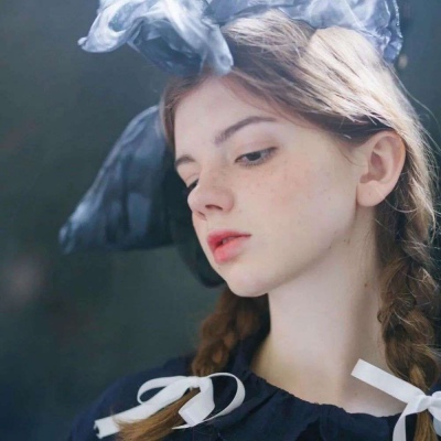 好看的清纯欧美女生头像合集 最新欧美很飒又很A的女神头像