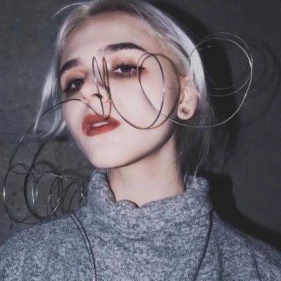 好看的清纯欧美女生头像合集 最新欧美很飒又很A的女神头像