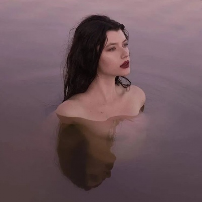 好看的清纯欧美女生头像合集 最新欧美很飒又很A的女神头像