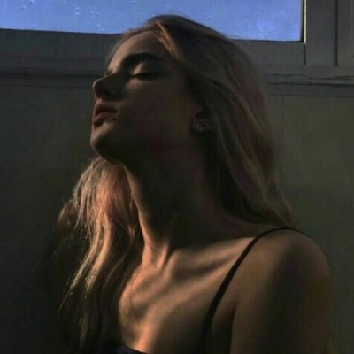 好看的清纯欧美女生头像合集 最新欧美很飒又很A的女神头像
