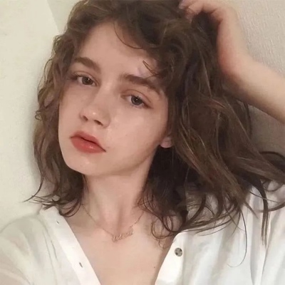 好看的清纯欧美女生头像合集 最新欧美很飒又很A的女神头像
