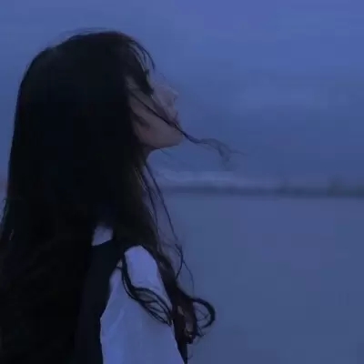 精致又很可爱的夏日蓝色个性头 ins潮流夏天蓝色头像真人高清好看