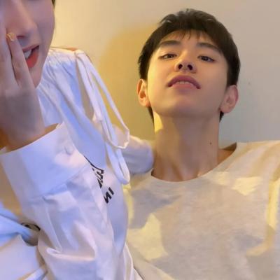 开心幸福的情侣头像图片 高颜值的情侣头像一对很好看