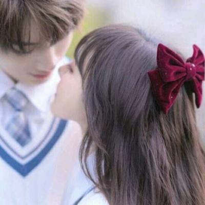 情侣头像校服真人一人一张图片 适合学生的情侣头像不易发现