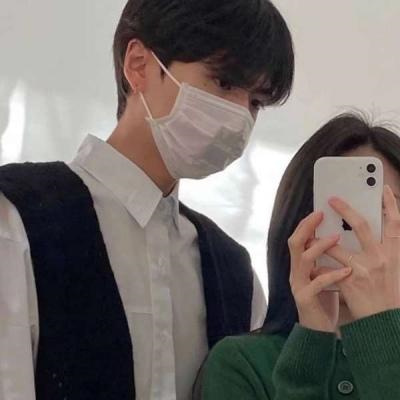情侣头像校服真人一人一张图片 适合学生的情侣头像不易发现