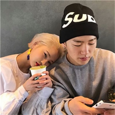 潮流时尚情头高清微信图片大全 超甜的情侣头像一人一半真人