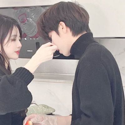 浪漫温馨情侣最新头像图片大全 高清真人情头一左一右两张图片