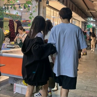 甜蜜情头超浪漫潮流图片大全 超可爱的情侣唯美头像真人一人一半