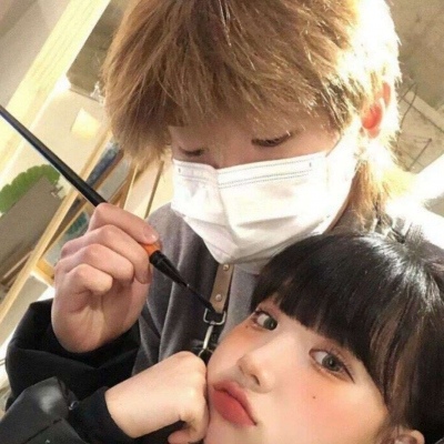 甜蜜情头超浪漫潮流图片大全 超可爱的情侣唯美头像真人一人一半