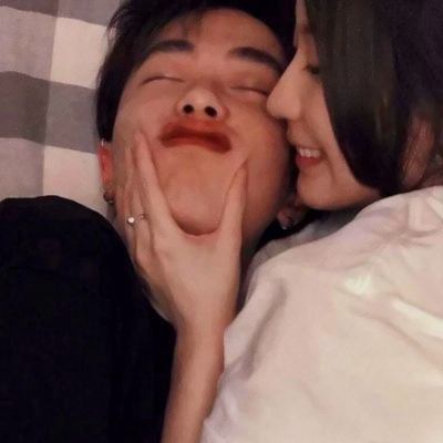 唯美浪漫的情侣最新图片大全 一左一右情侣头像真人高清图片
