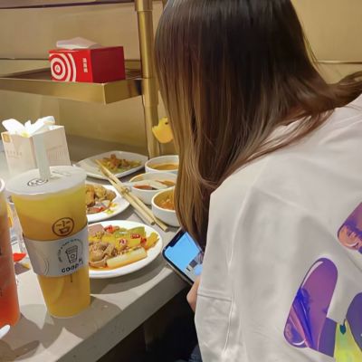 唯美浪漫情侣高清微信图片 情侣头像一左一右真人可爱