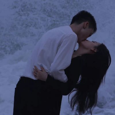特别唯美浪漫的情侣高清真人大图 抖音最流行的情侣头像图片