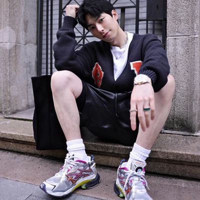甜蜜浪漫情侣高清微信图片大全 一左一右抖音最火情侣头像图片