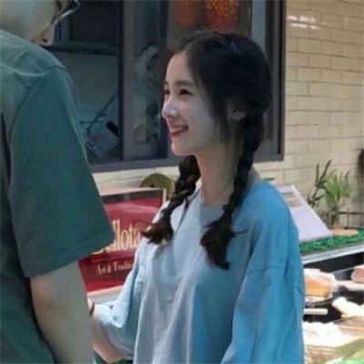 浪漫情侣专用高清微信图片大全 唯美头像情侣秀恩爱一对两张
