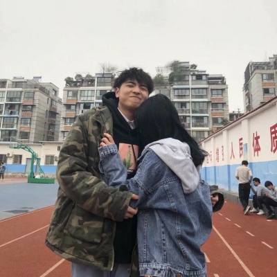 热恋中的情侣高清真人图片大全 情侣头像亲吻暧昧高清图片