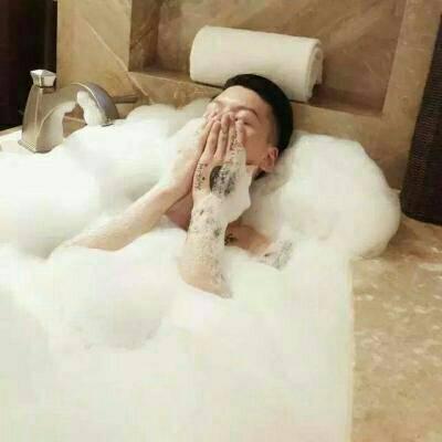 唯美超甜情头一男一女图片 时尚青春照片双人情侣头像