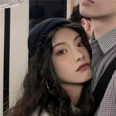 幸福情侣甜蜜高清头像图片大全 时尚情侣头像一对两张分开