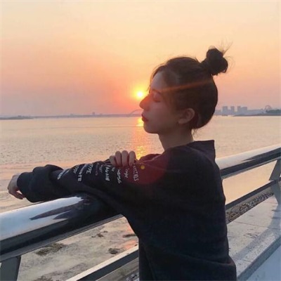 让人羡慕不已的浪漫情侣图片 高清双人一对两张情侣真人头像图片