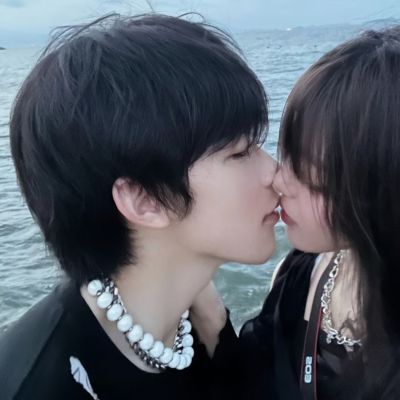 超火爆情侣真人微信图片大全 甜到爆的高清情侣头像图片