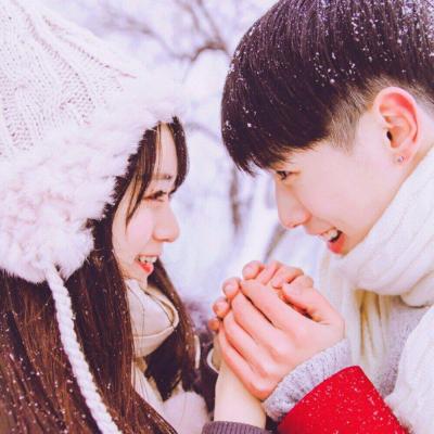 唯美情侣浪漫图片大全 新年2022真人情侣头像