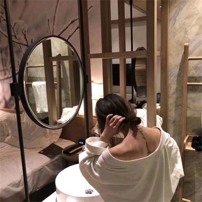 不明显的情头一男一女 2022最新独一无二情侣头像唯美