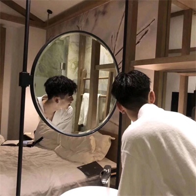 不明显的情头一男一女 2022最新独一无二情侣头像唯美