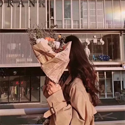 不明显的情头一男一女 2022最新独一无二情侣头像唯美