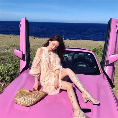不明显的情头一男一女 2022最新独一无二情侣头像唯美